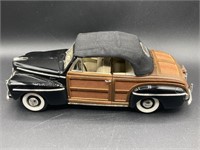 Signature Series 1946 Ford Sportsman 1:18 Diecast