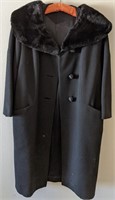 703 - LADIES COAT W/ FUR COLLAR & GARMENT BAG