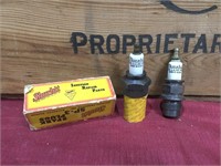 2 x Shurhitt Vintage Spark Plugs - 1 in Box