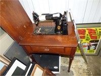 SINGER SEWING MACHINE & CABINET