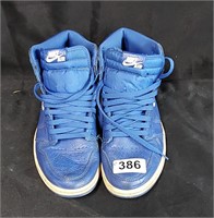 Jordan 1 Hyper Royal Size 9.5