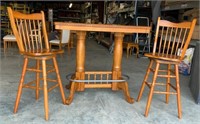 Nice Oak Tavern Pub Table & 2 Swivel Chairs