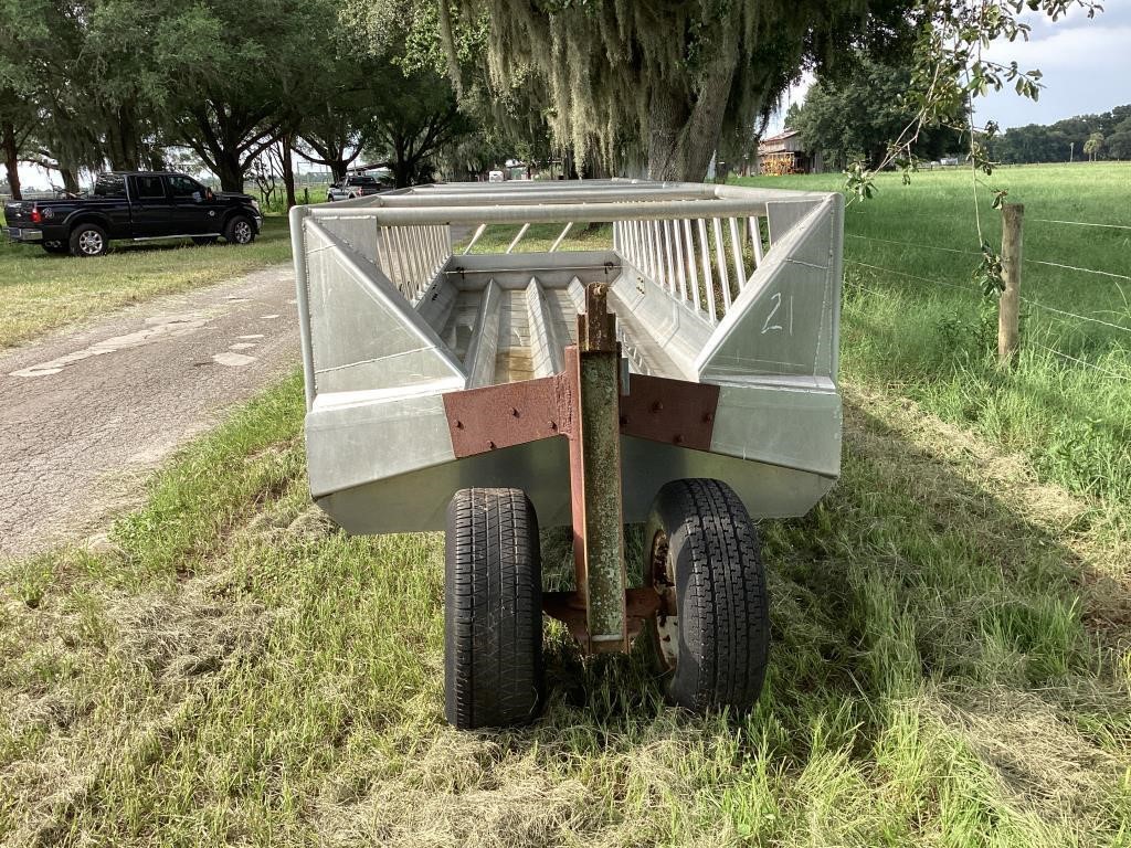 Stainless Steel Hay Feeder Wagon