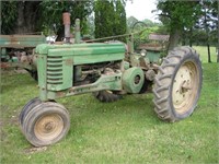 JOHN DEERE B TRACTOR (NOT RUNNING)