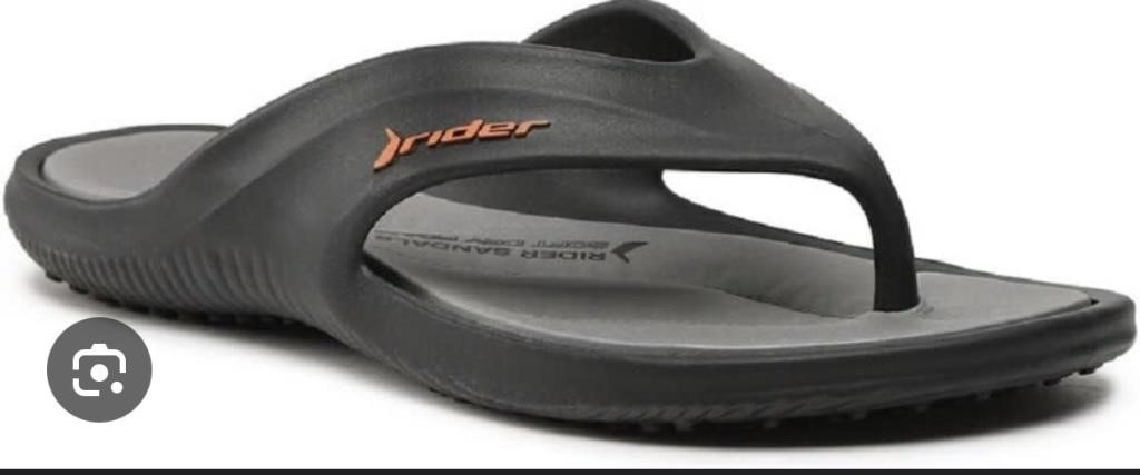 Size 11 men’s Ryder cape black/grey sandals