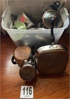 Assortment of Kitchen Pots & Pans(LR)