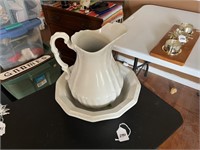 Meakin Basin Bowl and Pitcher Set
