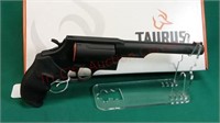 New! Taurus Judge 45LC/.410ga, 2.5" chamber. 6.5"