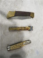 2 Knives & Vintage Bloodhound Thief Catcher Stamp