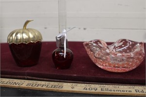 Pink Art Glass / Strawberry Jar/ Bubble Bud Vase