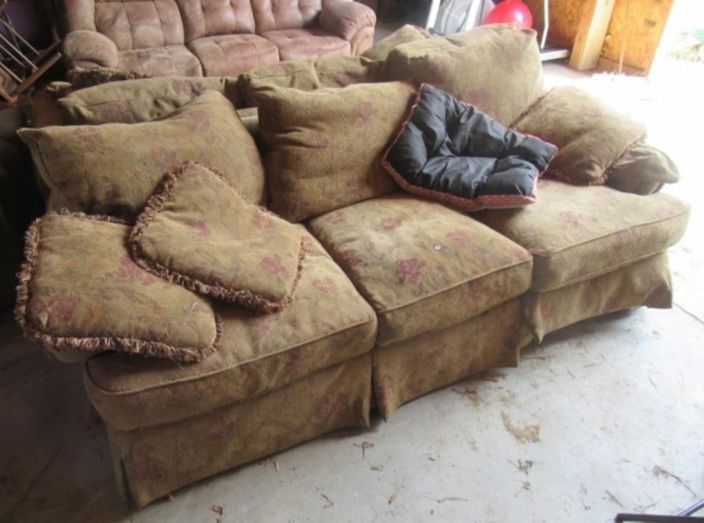 Couch with matching throw pillows. Measures: 90"