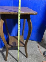 Vintage oak plant stand (at#14c)