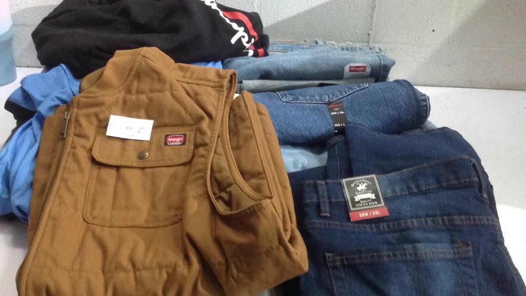 NEW Men's Jeans, Shorts & More T10G