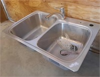 SS Sink w/ Faucet