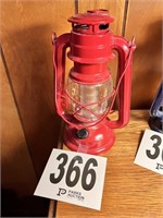 Red Railroad Lantern(Den)
