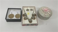 Pair of jbloom earrings, necklace with matching