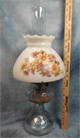 19" Oil Lamp w/Daisy Shade