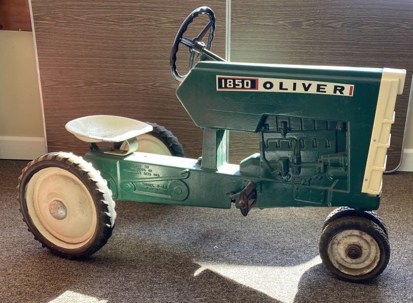 Pedal & Toy Tractor Auction - R. Gardner Collection