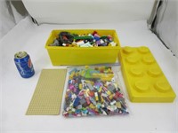 Rangement avec plusieurs bloc LEGO