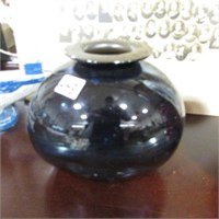 DECORATIVE BLOWN GLASS VASE  6 3/4" HIGH