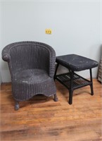 Round Back Wicker Chair & Table