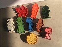 9 Vintage Cookie Cutters. Peanuts Charaters