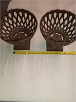 Cast iron centerpieces