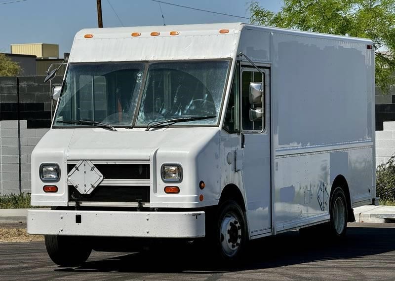 2004 Freightliner Chassis Cummins Diesel M Line