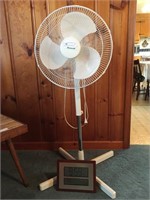 Duracraft Pedestal Fan And Thermometer/Clock