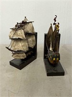 Pair of cool ship themed book ends