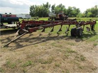 Melroe 900 Series 8 Bottom Plow Pull Type