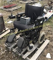 NUTRON R50LX POWER CHAIR W/ CHARGER