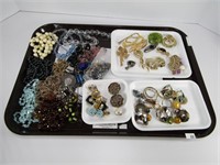 TRAY: QTY BROOCHES, NECKLACES, ETC.