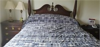 Queen size 4 post Serta pillow top bed