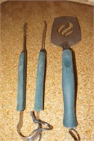 Spatula and Tongs for Grill  by Grill Care