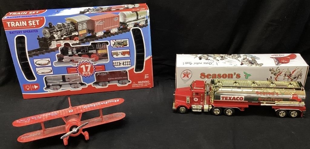 (3) TEXACO SEASON’S GREETINGS TRUCK, TRAIN SET