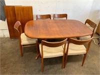 Mid Century Teak Dining Room Table w/ 6 Chairs