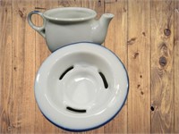 Teapot PorcelainTeabag / Egg Strainer W/Lid$30