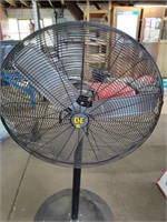 BE 30" Oscillating Pedastal Fan - barely used