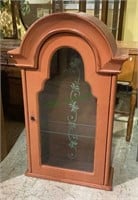 Nicely finished cathedral style curio cabinet