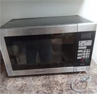 EMERSON MICROWAVE NEEDS CLEANED