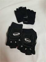 Harbinger and bionic fingerless gloves