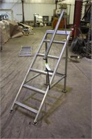 Aluminum Trailer Steps Approx 21"x48"