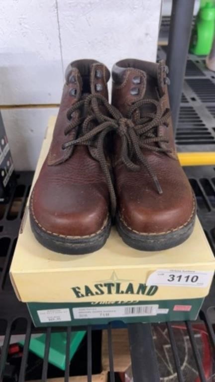 Eastland size 7 1/2 M boots