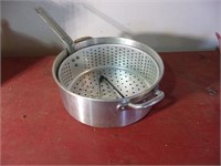 Aluminum Pot with Steamer Basket and Tong
