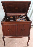 MAHOGANY QUEEN ANNE VICTROLA BY VICTOR VV-XI-WORKS