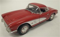 ERTL 1961 Corvette 1:18 Die Cast