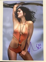 Olivia Munn (Beckett) signed photo