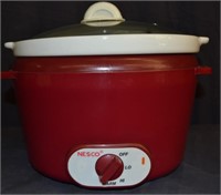 Nesco 3.5 Quart Slow Cooker & Casserole Pot