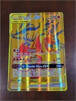 GIANT SIZE CHARIZARD TAG TEAM POKEMON TRADING CARD